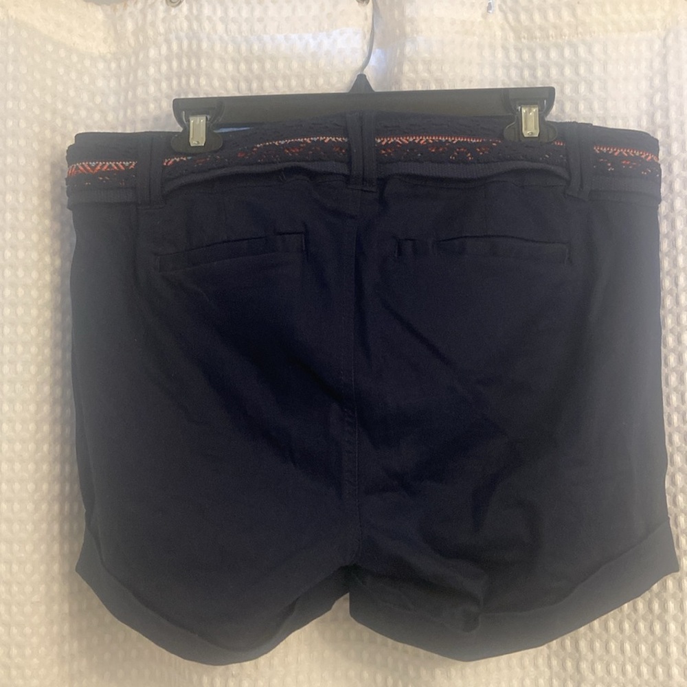 Shorts - Picture 2 of 6